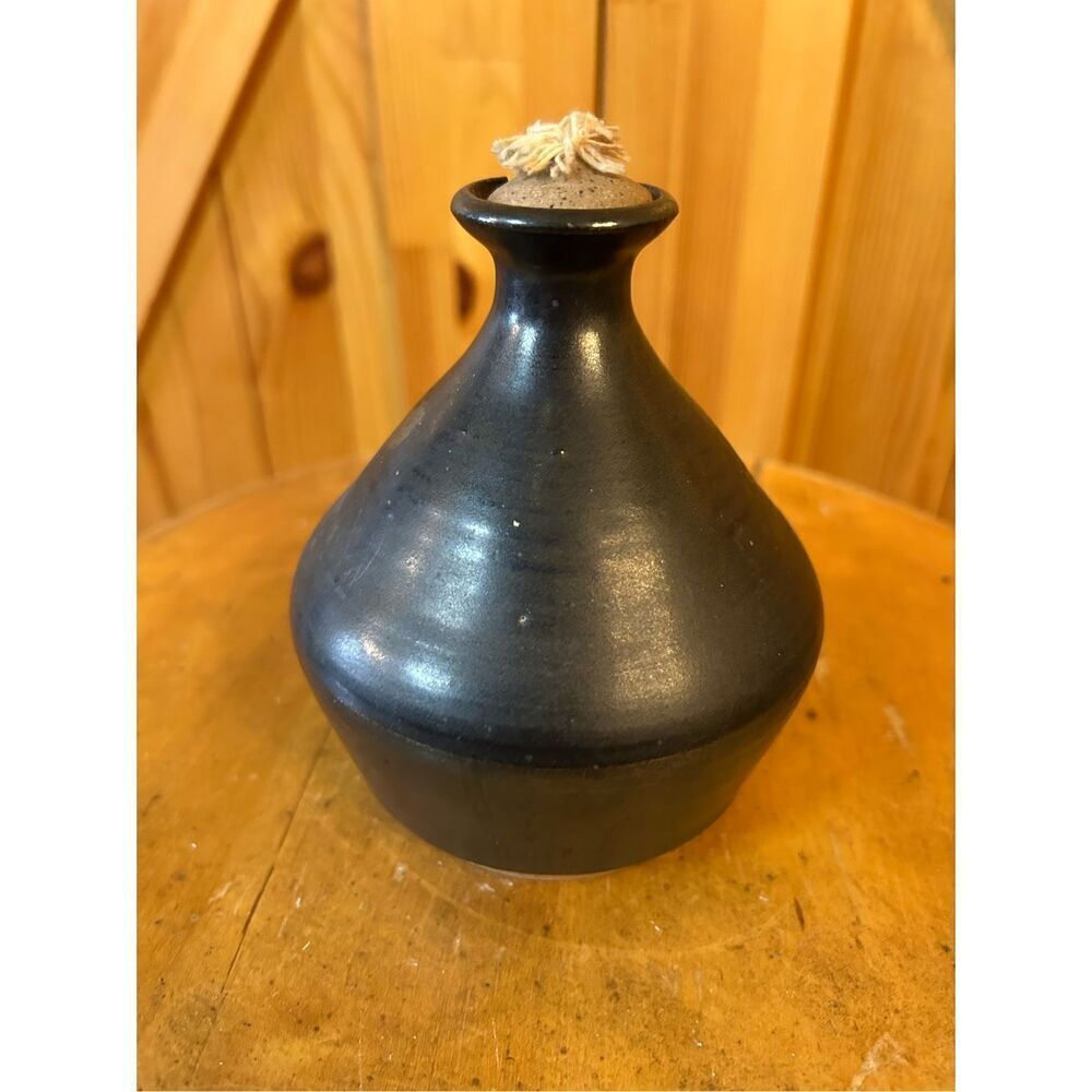 Vintage vase Bussey damage (8598)
